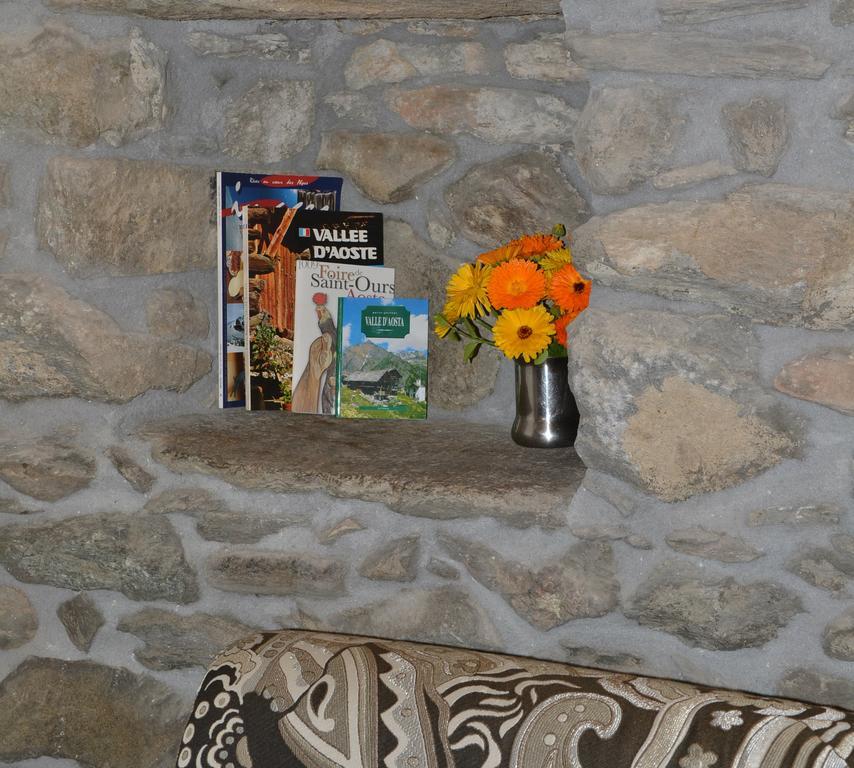 Lo Coppa Fen Apartment Aosta Bagian luar foto