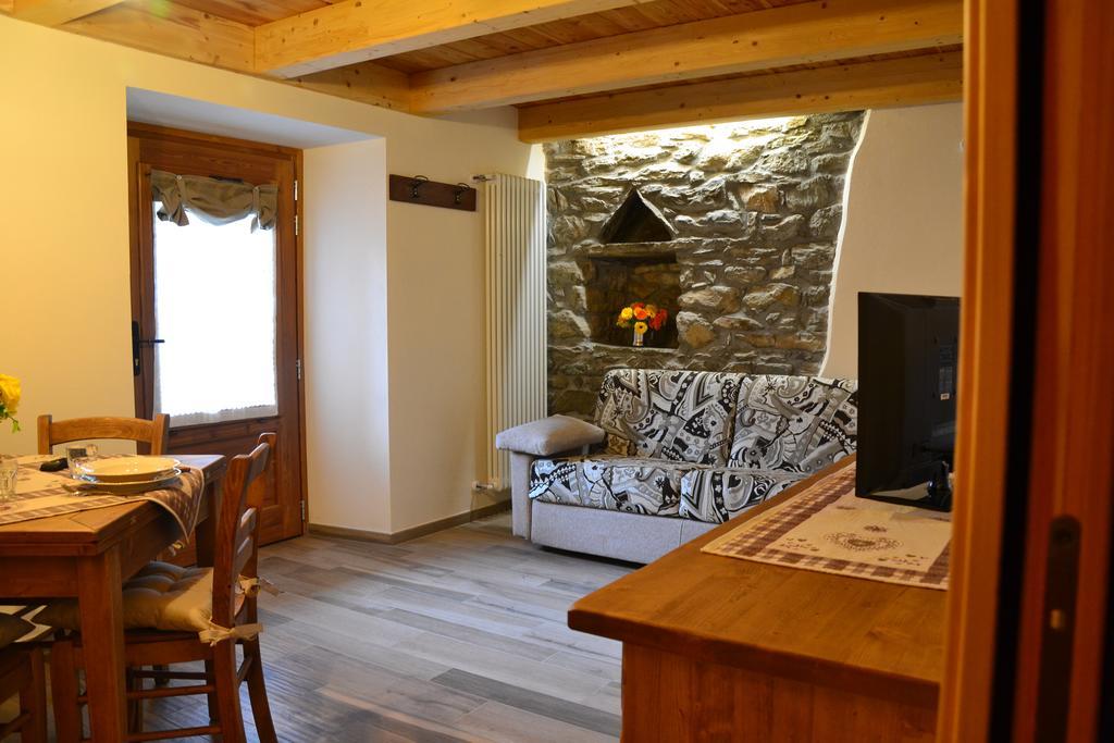 Lo Coppa Fen Apartment Aosta Ruang foto